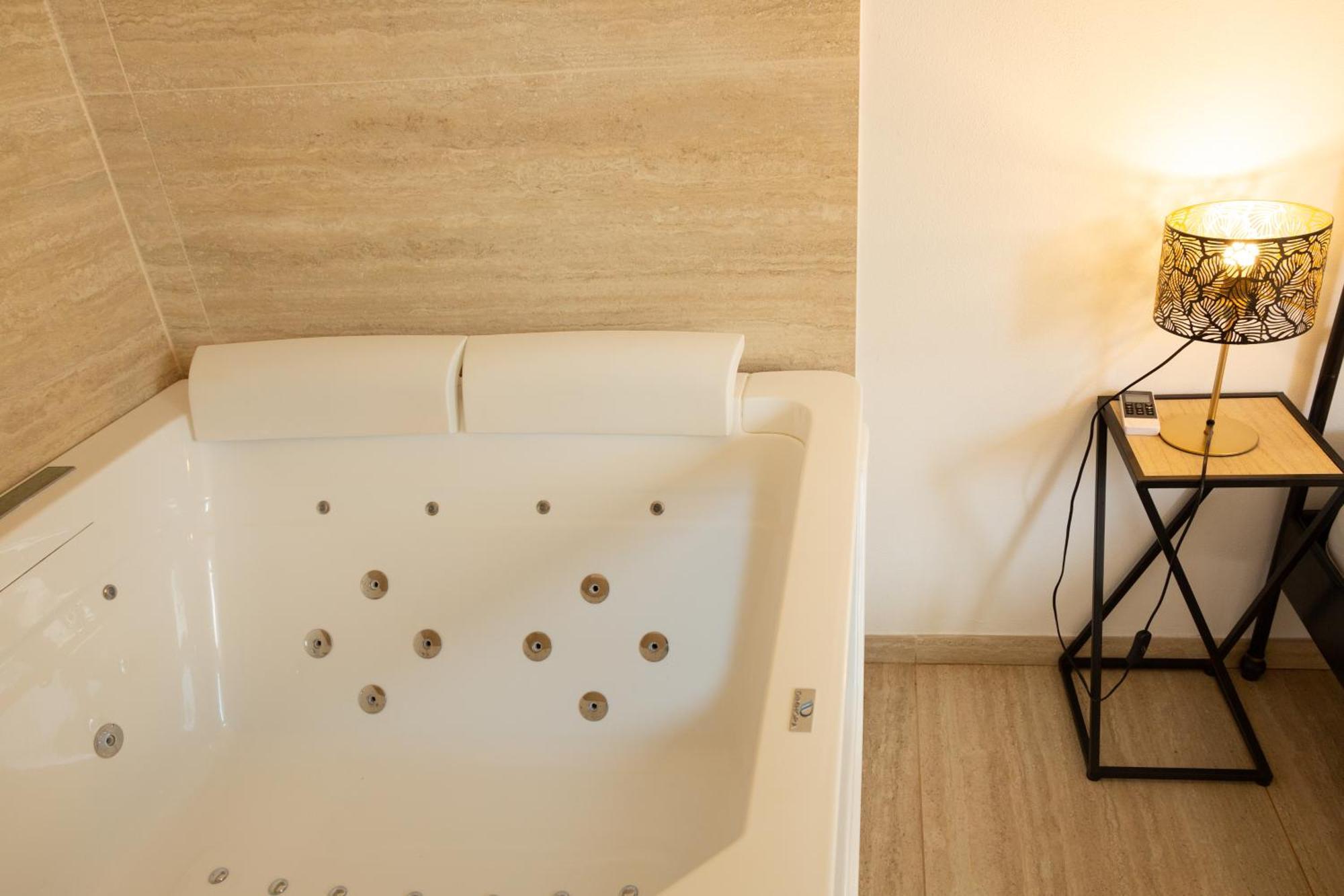 Maris Suite - Appartamento Con Vasca Idromassaggio Alghero Zewnętrze zdjęcie