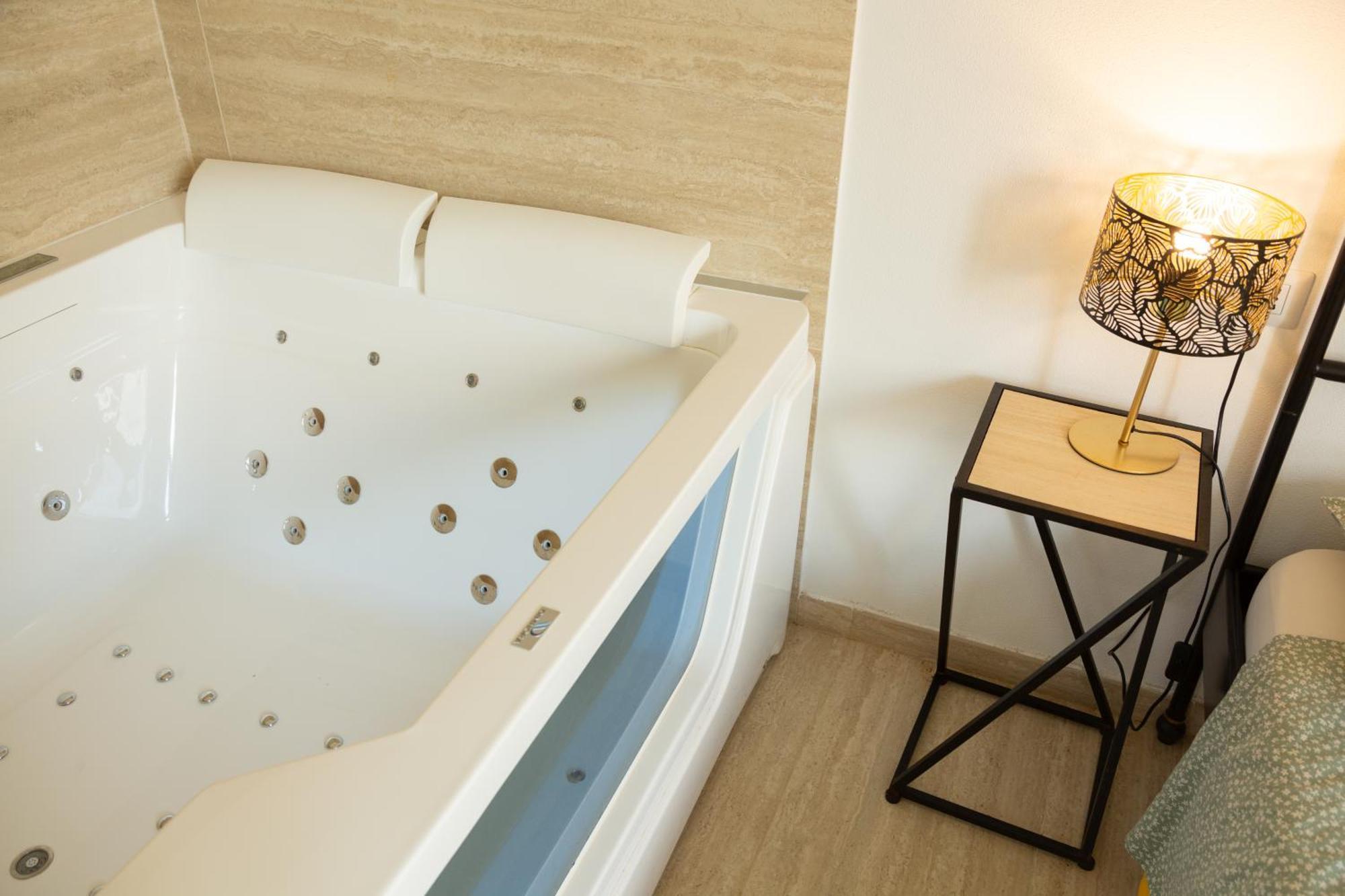 Maris Suite - Appartamento Con Vasca Idromassaggio Alghero Zewnętrze zdjęcie